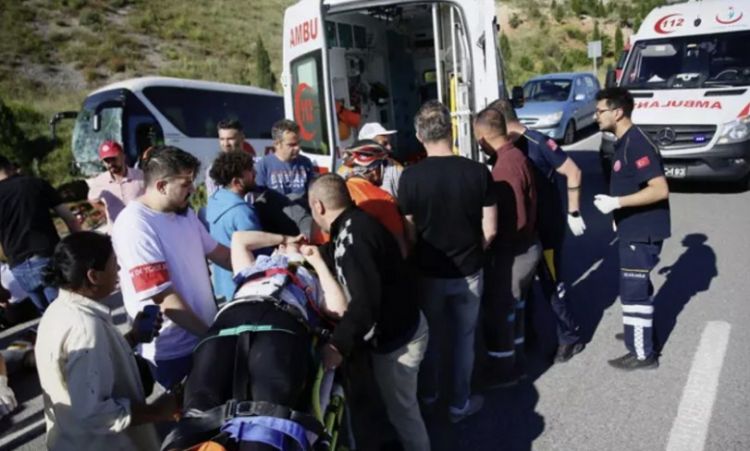 Türkiyədə iki avtobus qəzasında 5 nəfər ölüb, 56 nəfər yaralanıb