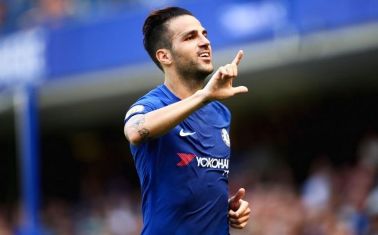 Tanınmış futbolçu karyerasını başa vurub