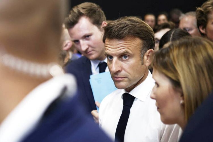 Fransada etirazlar: hökumətin idarəetmədə “tənəzzülü” ölkəni dərin siyasi böhrana yuvarlayıb