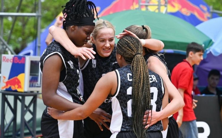 Dünya Qadın Seriyası: "Neftçi" məğlub olmadan yarımfinala yüksəlib