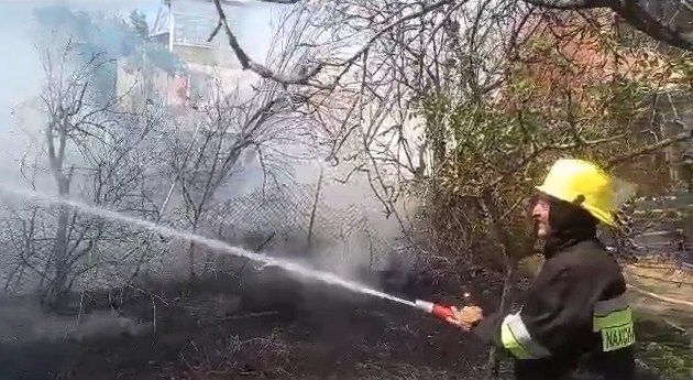 Şahbuz şəhərində baş verən yanğın söndürülüb<font color=red> - VİDEO</font>