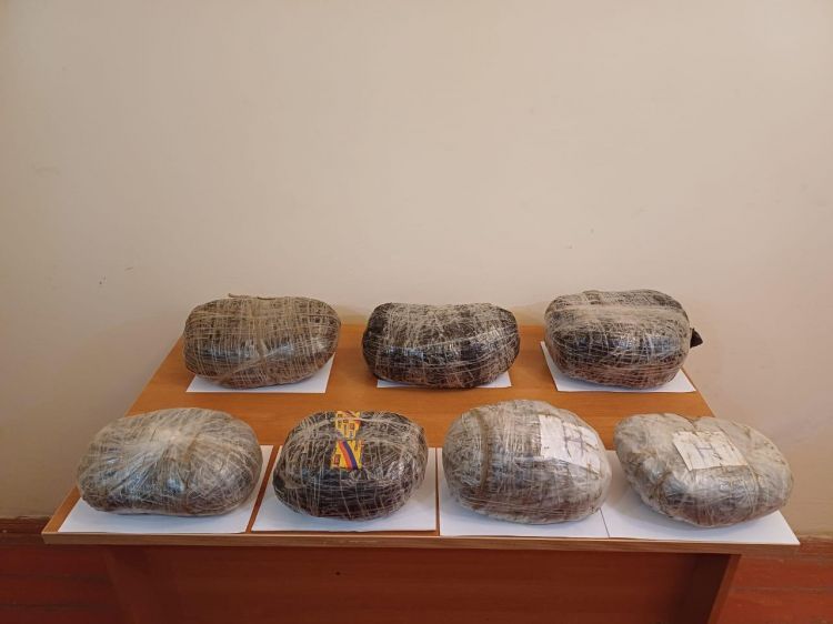 İrandan Azərbaycana 21 kiloqram narkotik keçirilməsinin qarşısı alınıb<font color=red> - FOTOLAR</font>