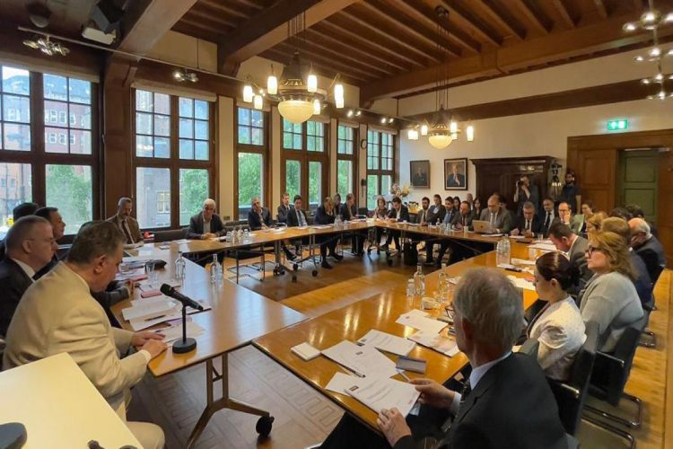 Haaqada Fransanın Ermənistan-Azərbaycan münasibətlərinin nizamlanmasındakı rolu tənqid edilib