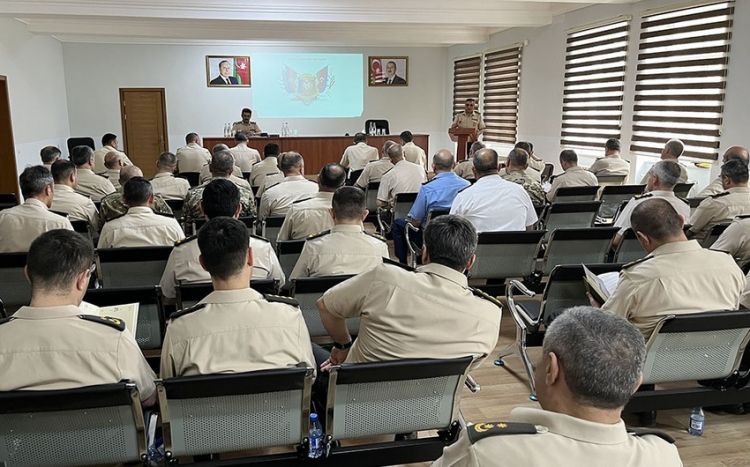 Azərbaycan Ordusunun Tibb İdarəsində təlim-metodiki toplanış keçirilib<font color=red> - FOTOLAR</font>