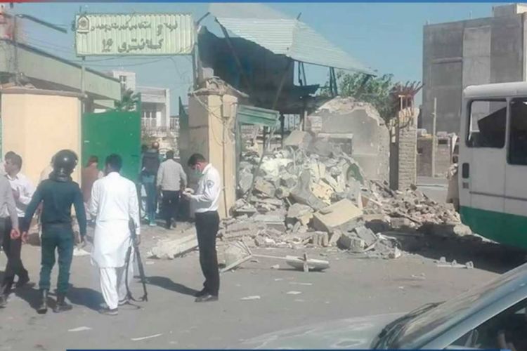 İranda polis bölməsinə bombalı hücum olub, ölən var