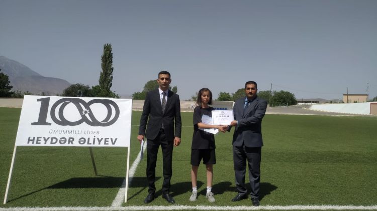 Ordubad Şəhər Stadionunda “Heydər Əliyev İli”nə həsr olunan atletikanın qaçış növü üzrə yarış keçirilib<font color=red> - FOTOLAR</font>