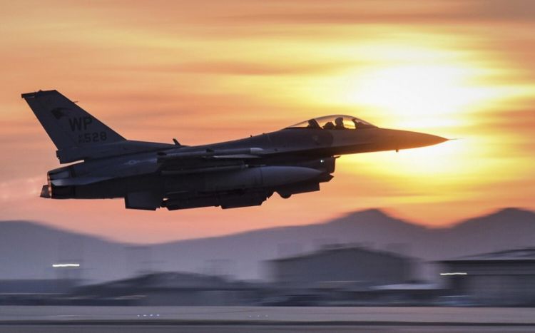 ABŞ münaqişə bitməmiş “F-16”ları Kiyevə təhvil verə bilər