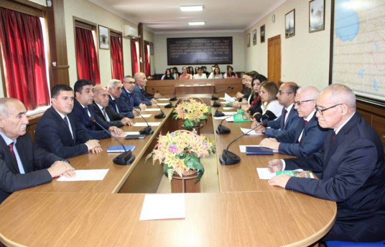 Akademiyada yeni kitabın təqdimatı keçirilib