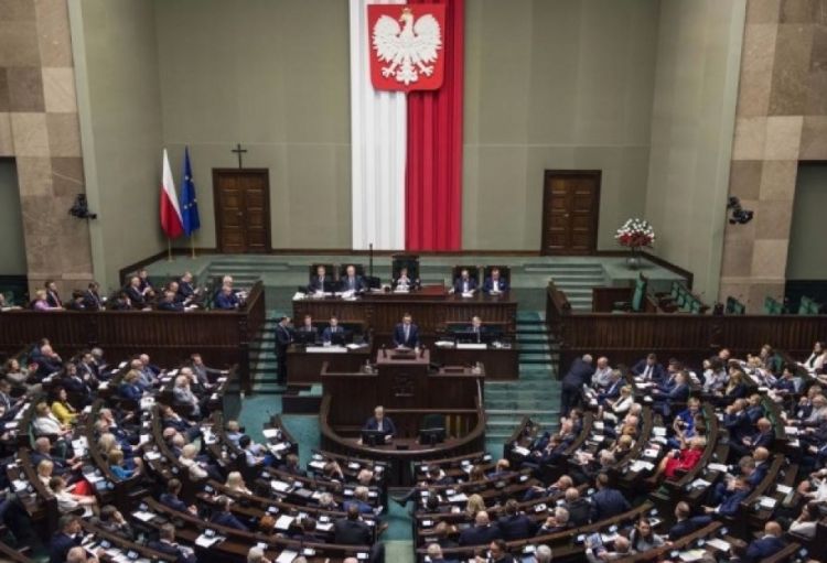 Polşa Seymi Ukraynanı Volın qətliamında günahını etiraf etməyə çağırıb