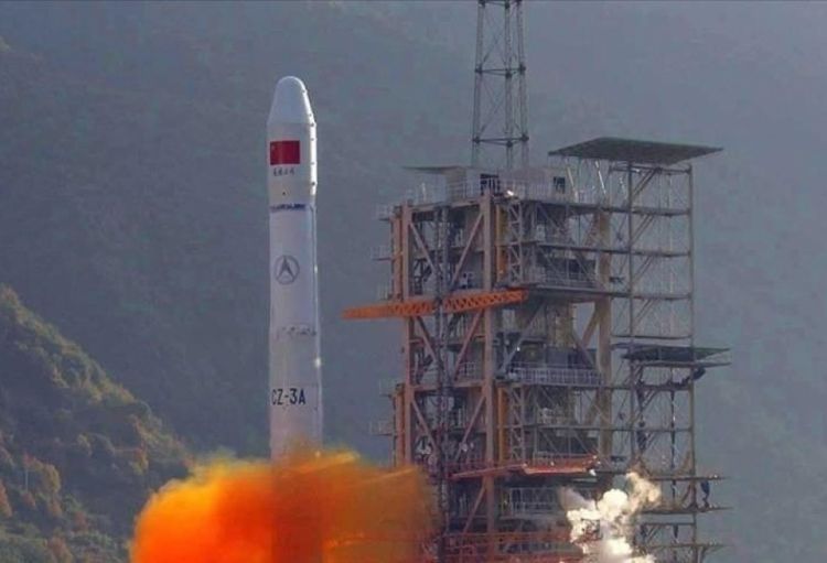 Çin dünyanın ilk metanla işləyən raketini kosmosa buraxıb