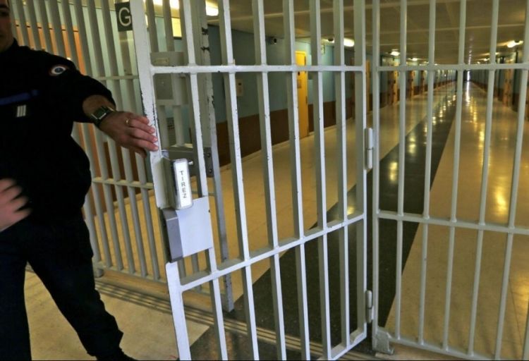 Fransada iğtişaşların mindən çox iştirakçısına həbs cəzası verilib