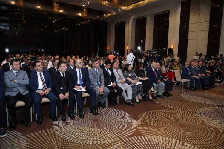 Bakıda Milli mətbuatın 148 illiyinə həsr olunmuş konfrans keçirilib<font color='red'> - YENİLƏNİB</font><font color=red> - VİDEO</font>