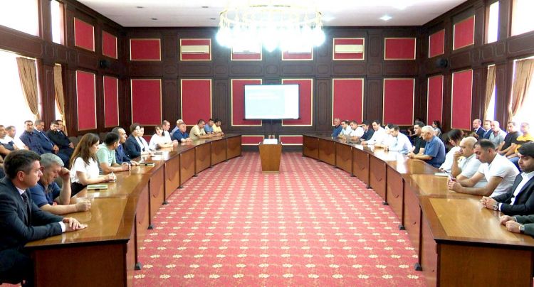 Komitə sədri: "Son bir neçə ayda Naxçıvanda uşaq əməyinin istismarı hallarına rast gəlinir"<font color=red> - FOTOLAR</font>