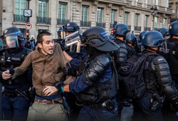 Fransada iğtişaşlar zamanı saxlanılanların üçdə biri yeniyetmələrdir