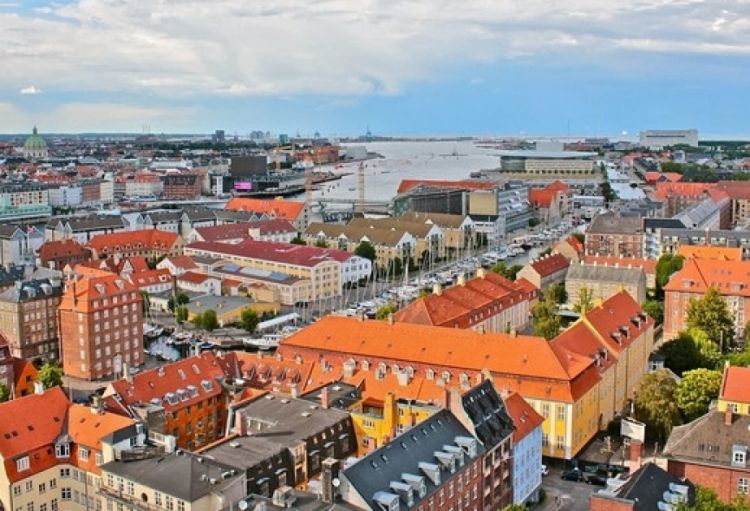 Danimarka XİN Kopenhagendə Quranın yandırılmasını pisləyib