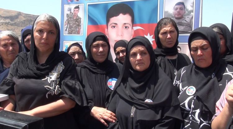 Şəhid leytenant Emin Sadiqovun xatirəsi anılıb<font color=red> - VİDEO</font>