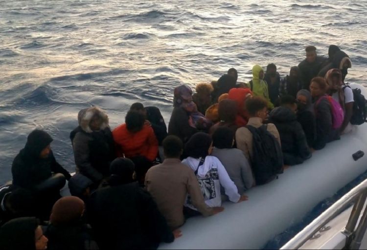 Türkiyənin Ayvalık rayonunda 16 qeyri-leqal miqrant saxlanılıb