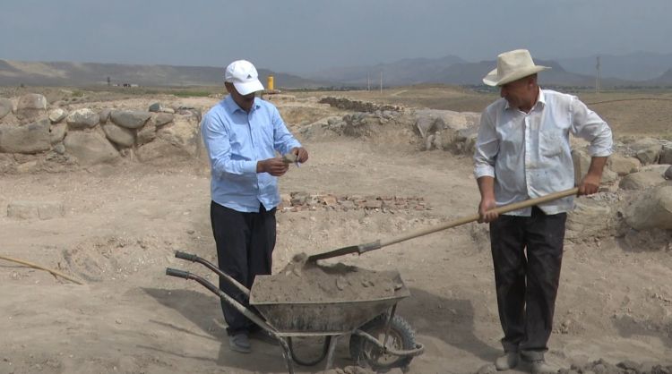 Meydantəpə qədim yaşayış yerində arxeoloji tədqiqatlar aparılır<font color=red> - VİDEO</font>