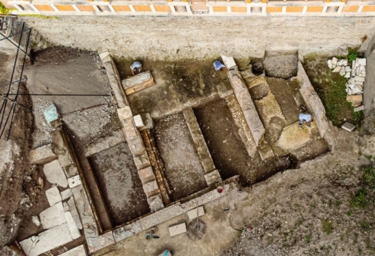 Romada imperator Neronun tikdirdiyi teatrın qalıqları aşkarlanıb