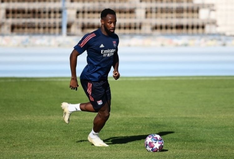 “Əl-İttifaq” futbol klubu Mussa Dembelenin transferini rəsmən bəyan edib