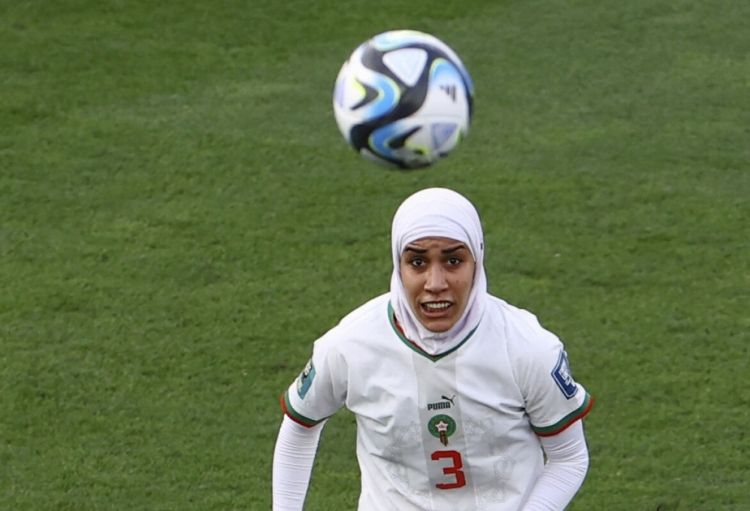Mərakeşli futbolçu dünya çempionatında ilk dəfə hicabda çıxış edib