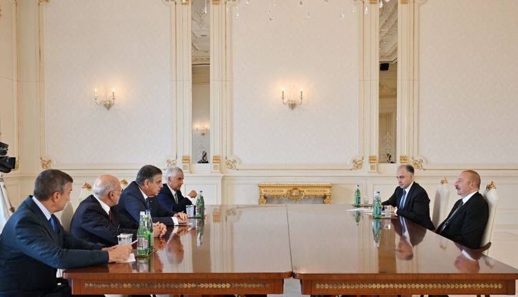 Prezident İlham Əliyev İtaliyanın “Leonardo” şirkətinin baş icraçı direktorunu qəbul edib<font color='red'> - YENİLƏNİB</font>