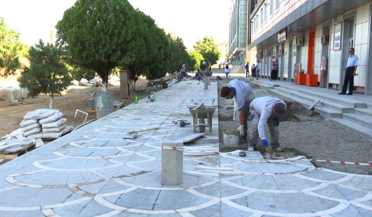 Naxçıvan şəhərinin bir çox ünvanlarında abadlıq və quruculuq işləri görülür<font color=red> - VİDEO</font>