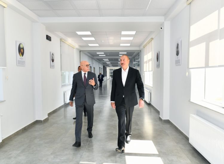 Şəmkir şəhərində Məhəmməd Füzuli adına təbiət və humanitar fənlər təmayüllü tam orta məktəb-liseyin yeni binasının açılışı olub<font color='red'> - YENİLƏNİB</font><font color=red> - FOTOLAR</font>