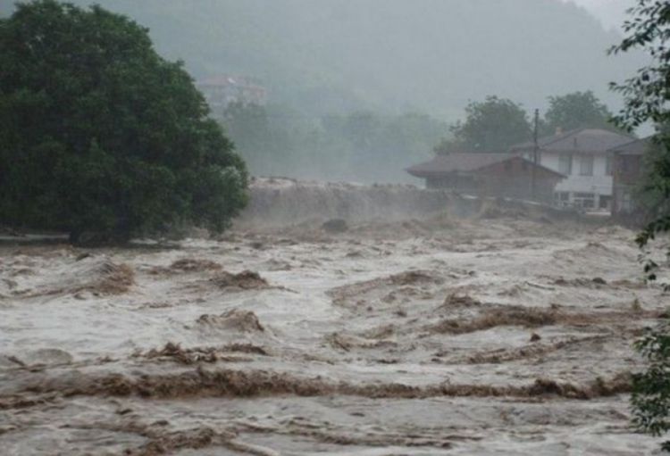 Çinin şimalında güclü yağışlar 29 nəfərin həyatına son qoyub