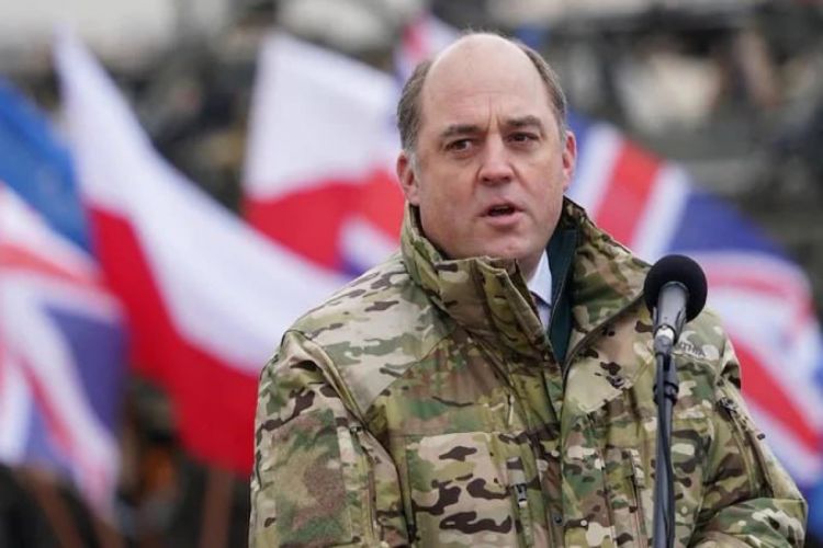 Britaniyanın müdafiə naziri istefa verib