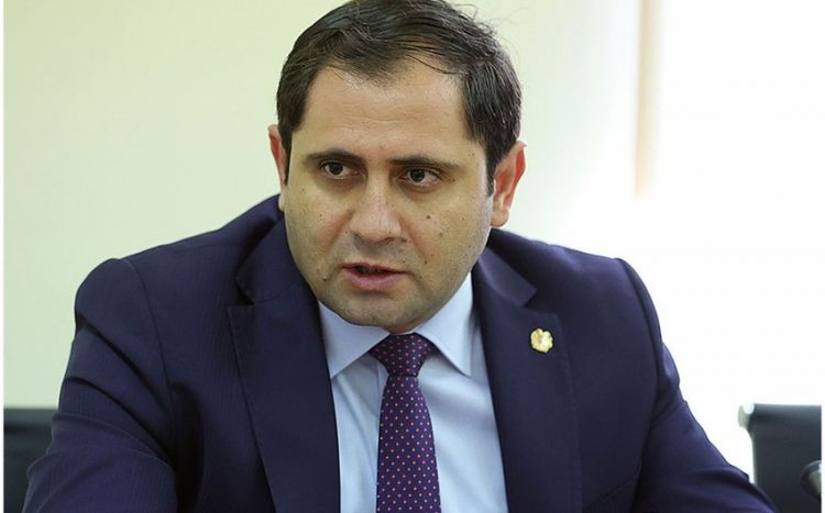 İtkin düşən erməni hərbçilərin yaxınları müdafiə nazirini təhdid ediblər
