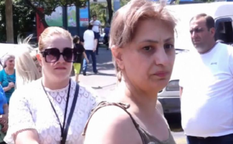 Ermənistanda itkin düşmüş hərbçilərin valideynləri müdafiə nazirinin müavinini döyüblər