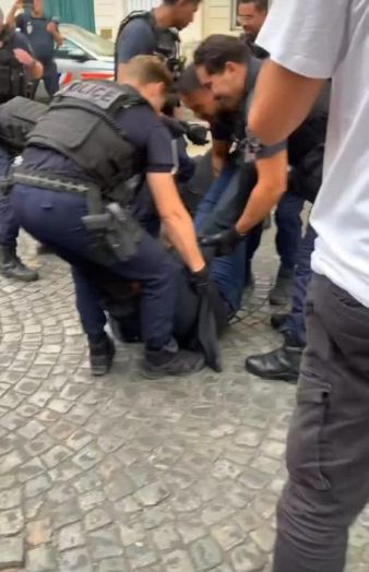 Fransa polisi ermənilərin 8 nəfərlik aksiyasını dağıdıb