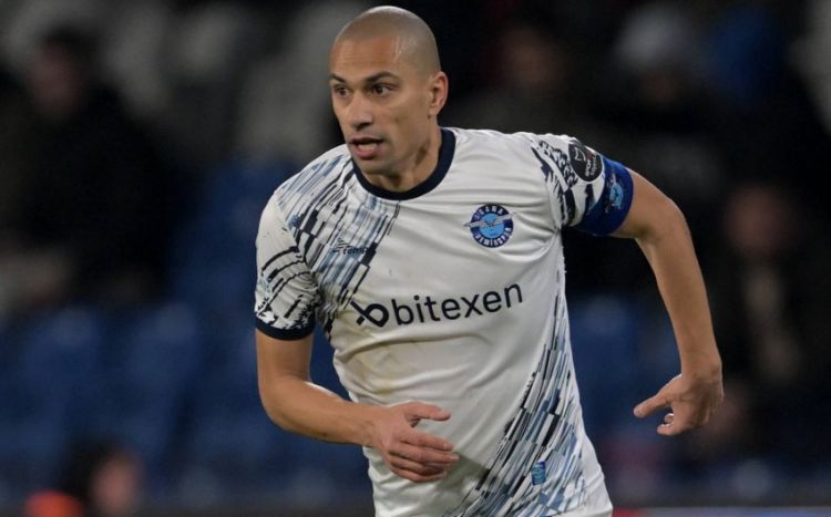 "Beşiktaş" 39 yaşlı futbolçunu transfer edib