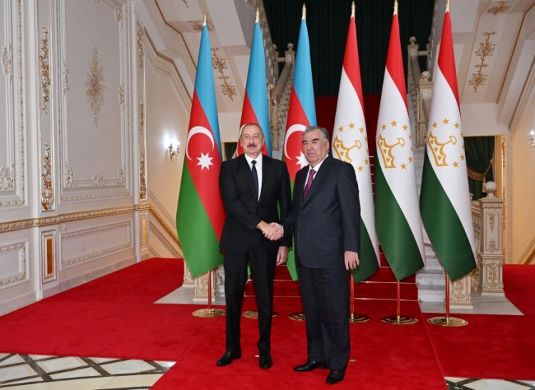 Düşənbədə Azərbaycan Prezidenti İlham Əliyevin Tacikistan Prezidenti Emoməli Rəhmon ilə təkbətək görüşü olub<font color='red'> - YENİLƏNİB</font><font color=red> - FOTOLAR</font>