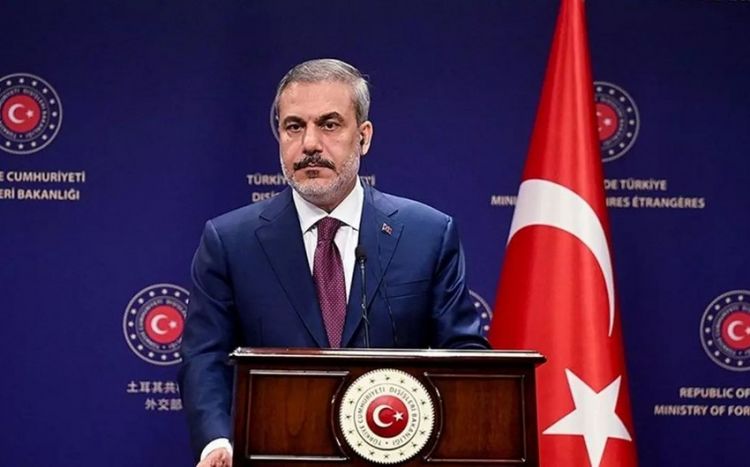 Hakan Fidan Aİ rəsmisi ilə ikitərəfli əlaqələri müzakirə edib