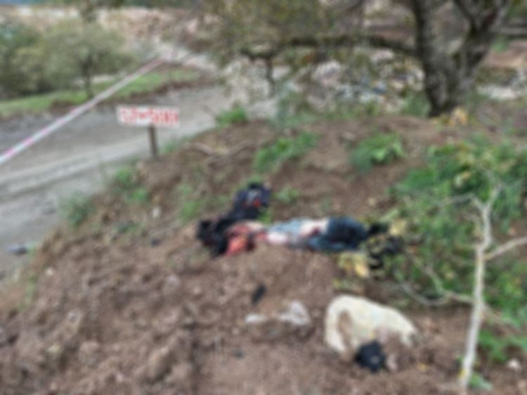 Xocavənddə minaya düşən nəqliyyat vasitəsinin görüntüləri yayılıb<font color=red> - FOTOLAR</font>