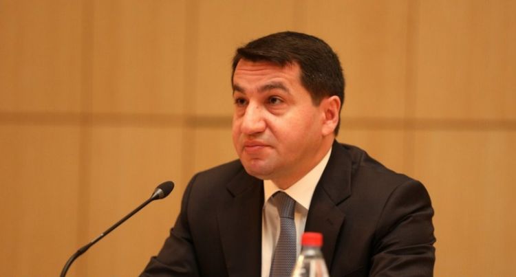 Hikmət Hacıyev: “Azərbaycan heç kimi Qarabağı tərk etməyə məcbur etmir”