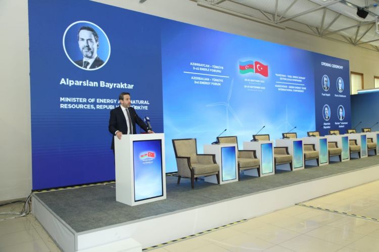 Alparslan Bayraktar: "Son 20 ildə Türkiyənin elektrik enerjisinə və təbii qaza tələbatı 3 dəfə artıb”
