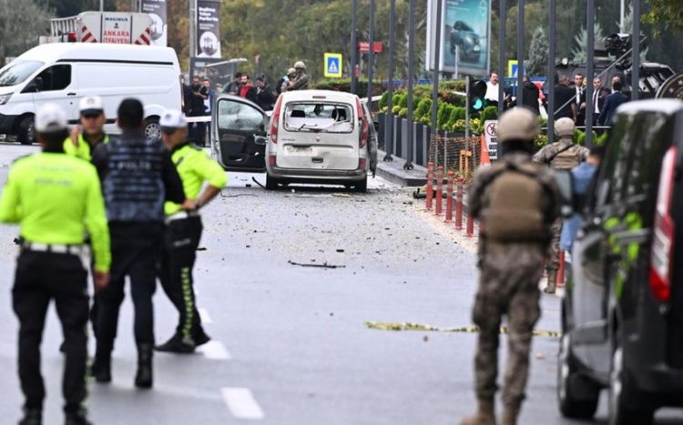 Ankarada terrorçu özünü partladıb, polis əməkdaşları yaralanıb