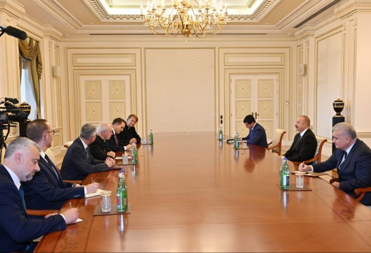 Prezident İlham Əliyev Anqlikan Kilsəsinin dini rəhbərini qəbul edib<font color='red'> - YENİLƏNİB</font>