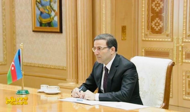 Azərbaycan səfiri etimadnaməsini Türkmənistan Prezidentinə təqdim edib