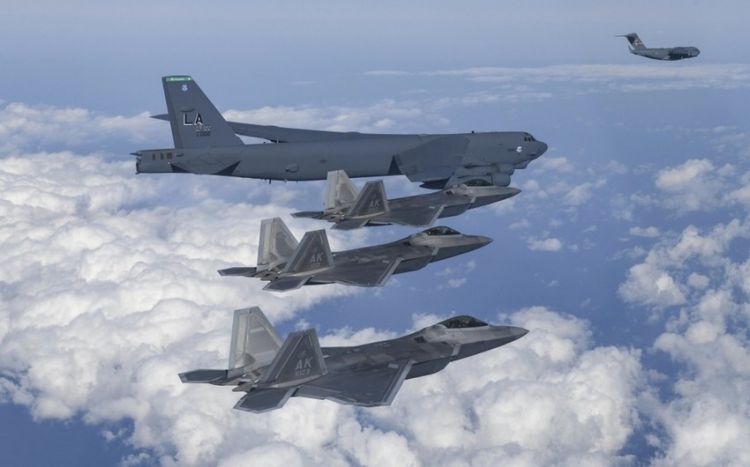 KİV: ABŞ Yaxın Şərqə nüvə silahı daşıya bilən bombardmançı təyyarələr yerləşdirməyə hazırlaşır