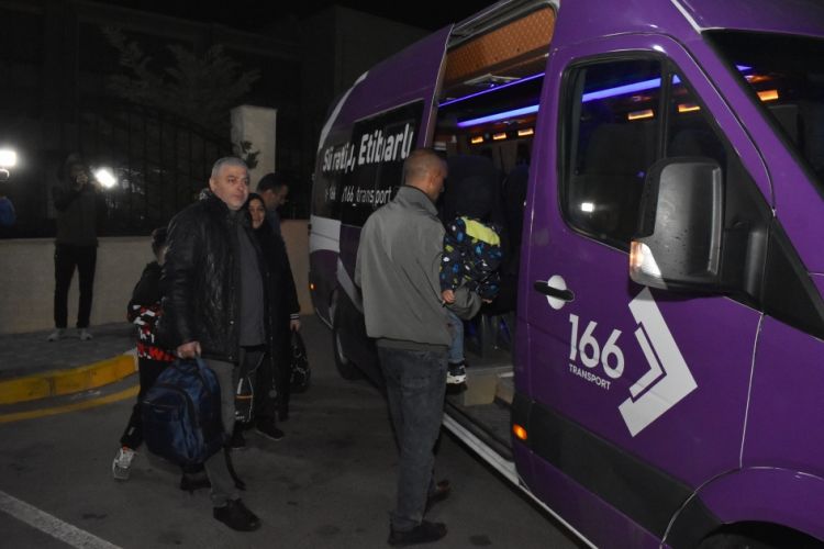Böyük Qayıdış: Daha 21 ailə Füzuliyə yola salınıb
