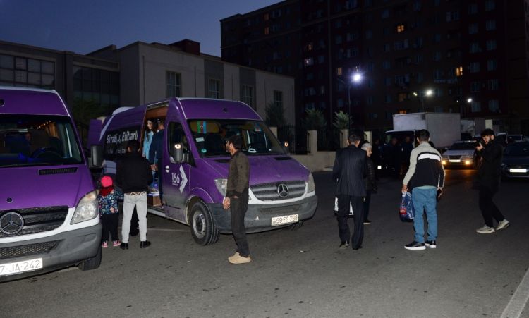 Füzuli rayonunun daha 117 sakini doğma yurda yola salınıb