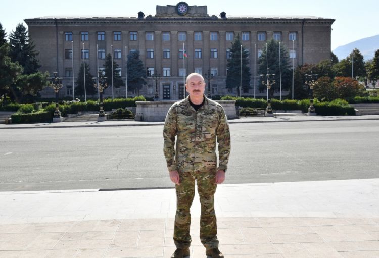 Azərbaycan Prezidenti: Özünü “prezident” adlandıran 3 təlxək bu gün öz layiqli cəzasını gözləyir