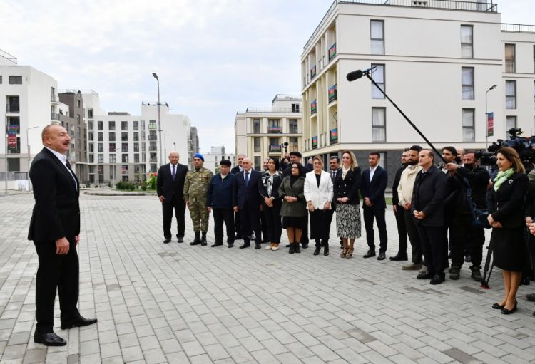 Prezident: Füzulidə, başqa şəhər və kəndlərimizdə reallaşdırılan layihələr dünya şəhərsalma prinsiplərinin yeni qaydalarını təsbit edir