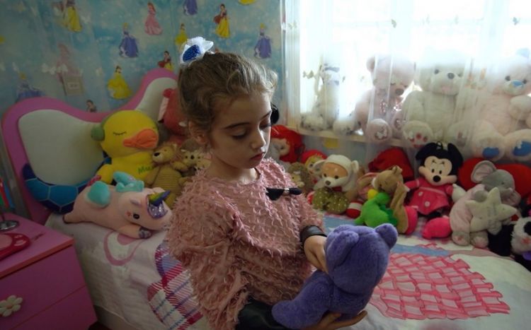 Gəncə terrorunda ailələrini itirmiş uşaqlardan bəhs edən sənədli film hazırlanıb<font color=red> - VİDEO</font>