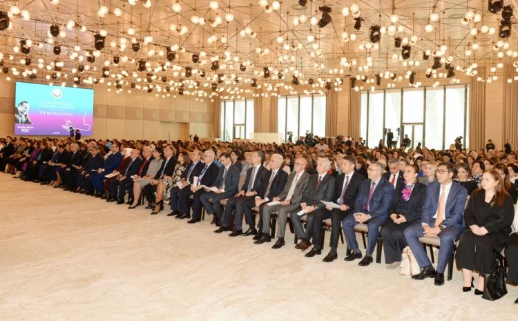 Azərbaycan Qadınlarının VI Qurultayı keçirilib<font color=red> - FOTOLAR</font>