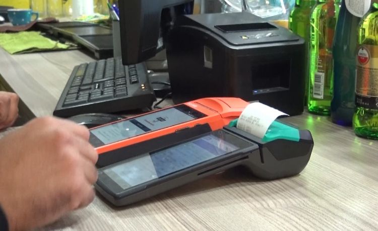 Satıcıların pos-terminal hiyləsi<font color=red> - VİDEO</font>